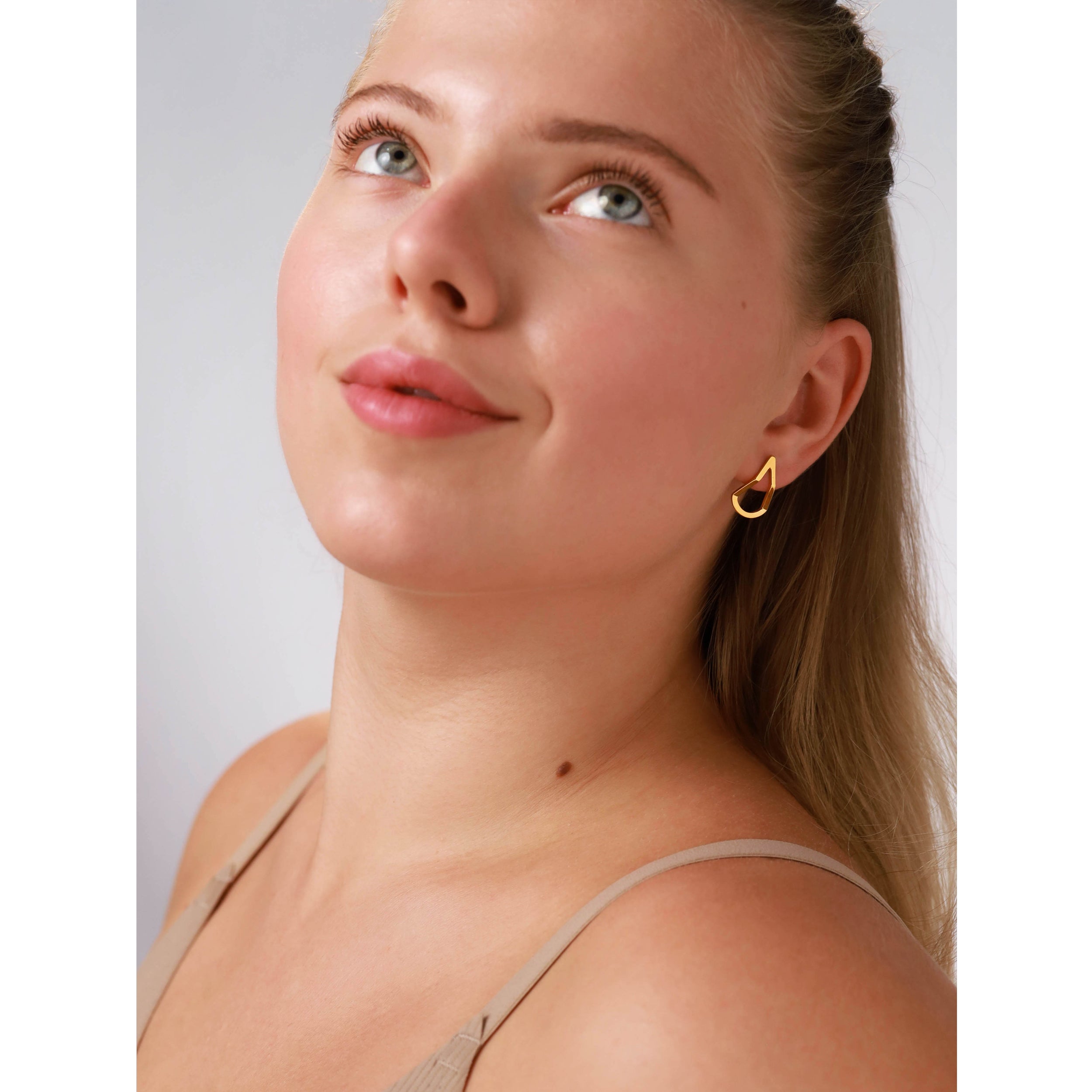 White Gold Plated 925 Sterling Silver Pear Drop Shape Geometric Stud Post Earrings