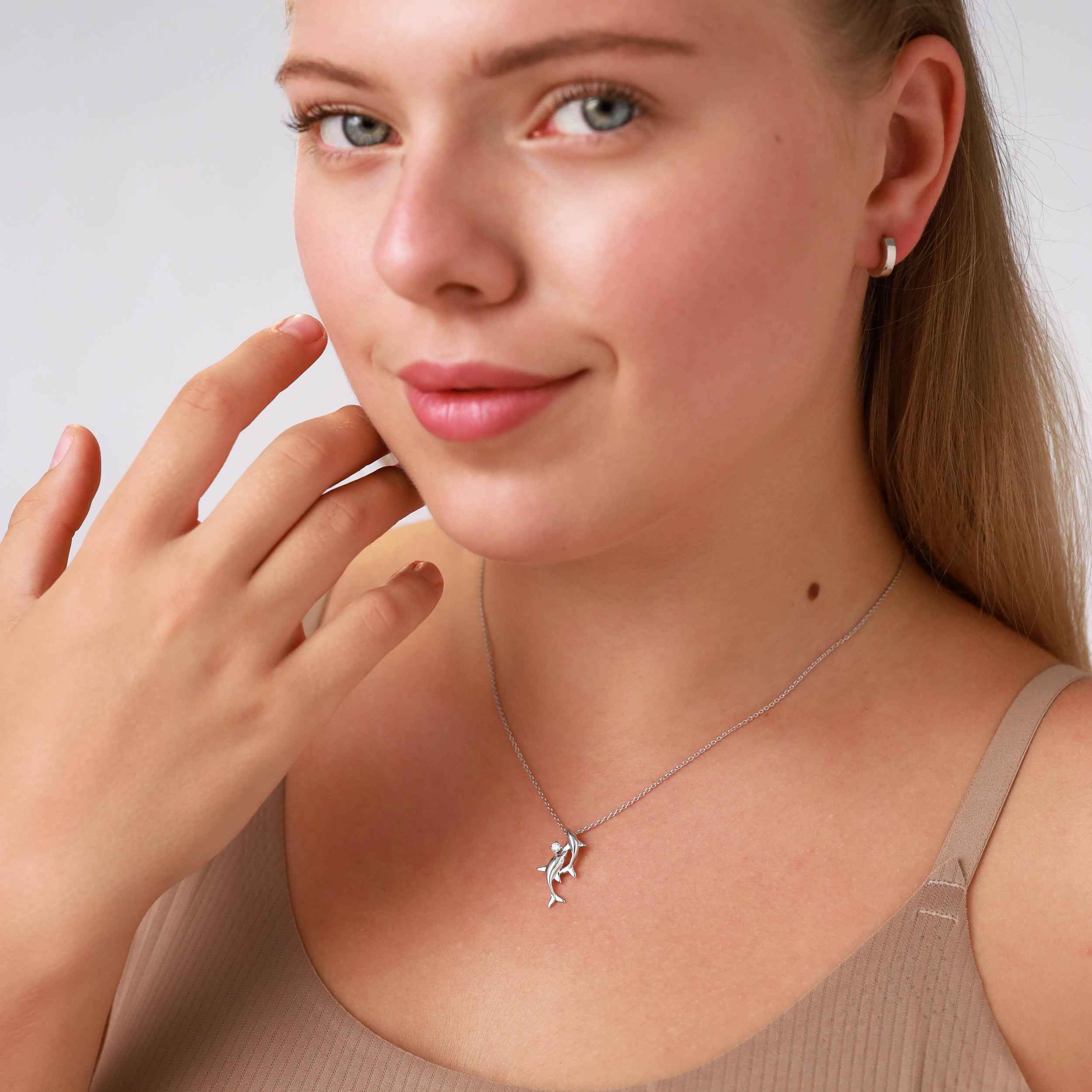 Round Shape Cubic Zirconia White Gold Plated 925 Sterling Silver Twin Dolphin Sealife Casual Pendant