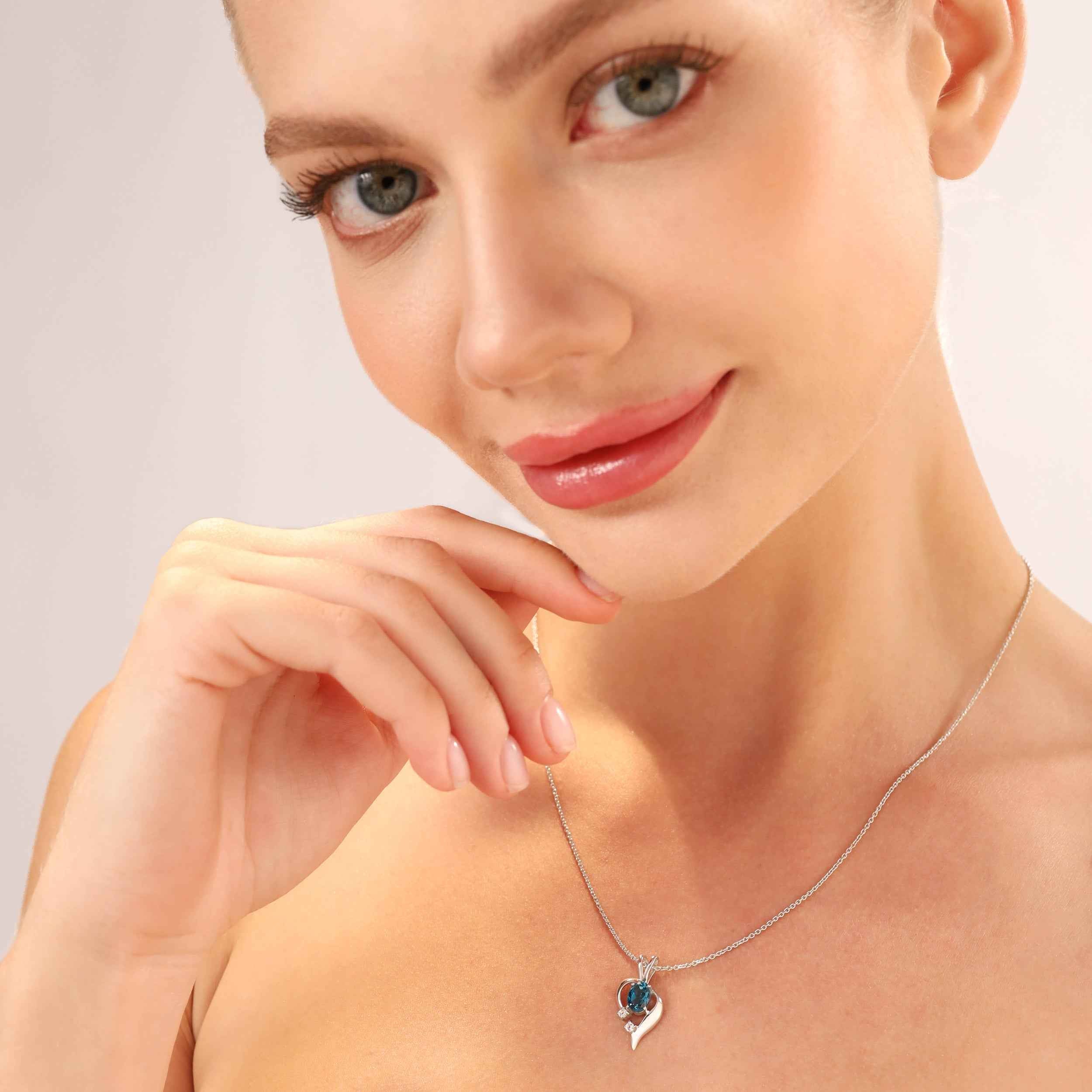 Natural Peridot and White Topaz 925 Sterling Silver Modern Heart Pendant with 18 Inch Chain Necklace