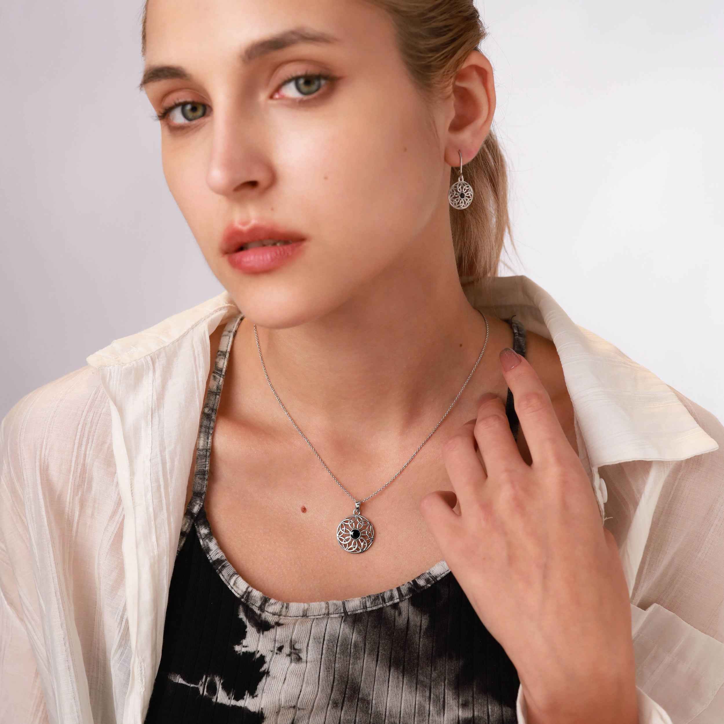 Natural Amethyst 925 Sterling Silver Triquetra Celtic Knot Circle Pendant with 18 Inch Chain Necklace